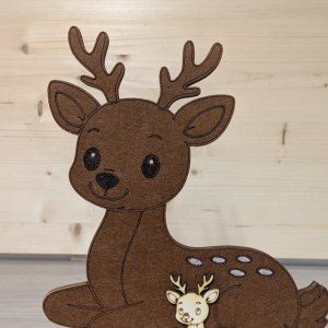 Renna in feltro con base in legno
